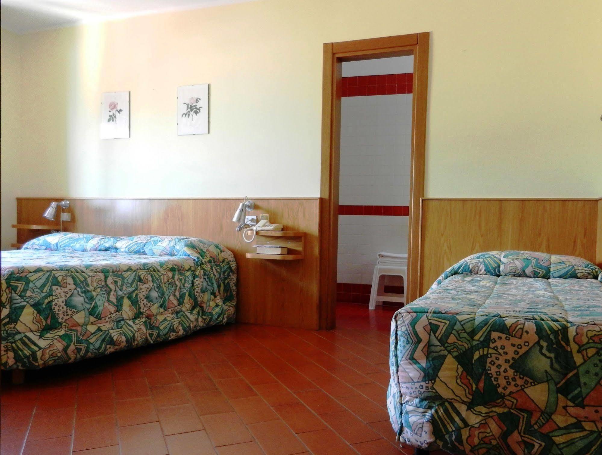 Albergo Milano Bossico Exterior foto